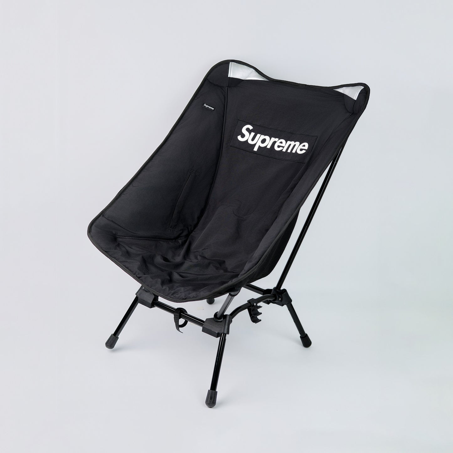 RE-FRAME CHAIRS 坐具 01